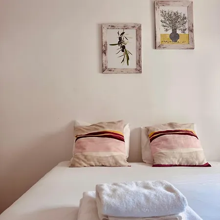 Graca River View Apartment Lisbon